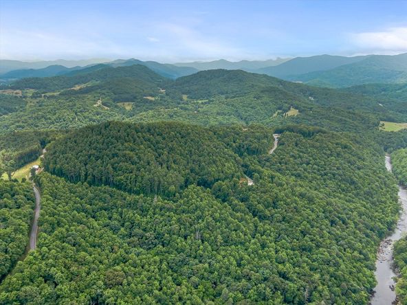 Majors Estate: 1610 Perth Rd, Clyde, NC 28721